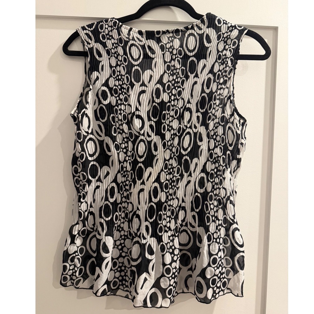 Black White Circle Print Ruffle Plisse Blouse - Picture 2 of 5